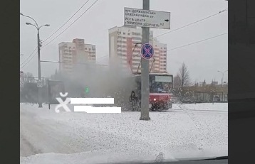 В Харькове люди выскакивали из дымящегося трамвая (ФОТО)
