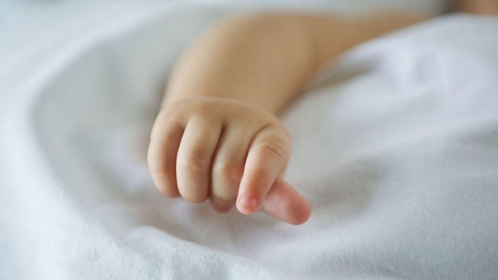 В Винницкой области семья отказывается хоронить умершего младенца &#8212; СМИ