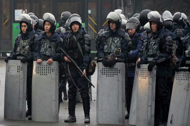 В Алматы в ходе беспорядков погибло более 30 человек