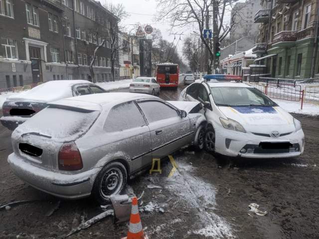 Авто патрульных попало в ДТП в Одессе (ФОТО, ВИДЕО)