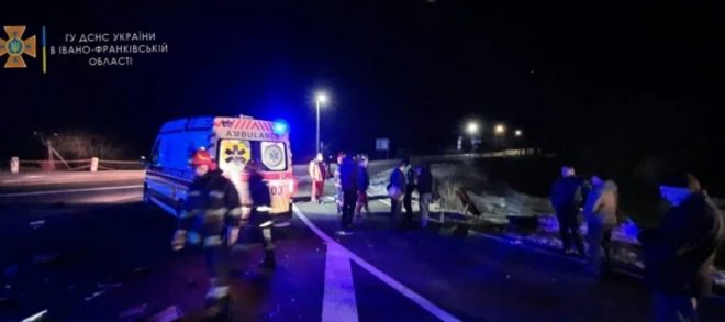 Крупное ДТП на Прикарпатье: в аварии погиб младенец (ФОТО) 