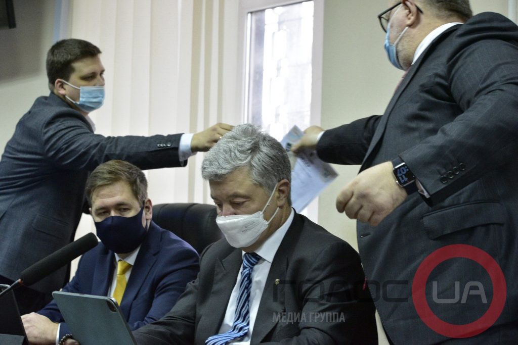ГБР вызвало Порошенко на допрос в последний день января