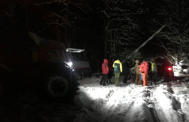 Спасение в Карпатах: 4 заблудившихся лыжников удалось найти к ночи (ФОТО)