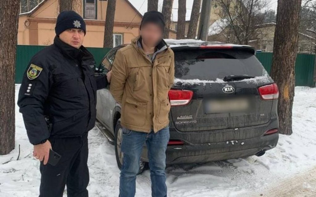 Под Киевом парень угнал автомобиль у девушки после свидания (ФОТО)