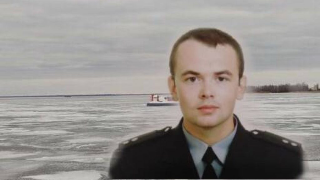 Подо льдом в воде в Черкассах нашли труп лейтенанта полиции (ФОТО, ВИДЕО)