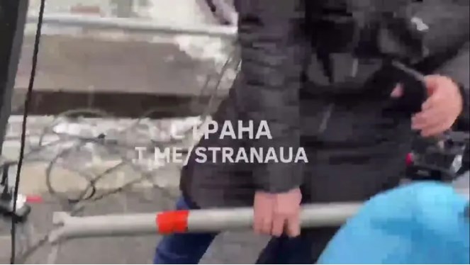 Во время речи Порошенко пострадал мужчина (ФОТО, ВИДЕО)