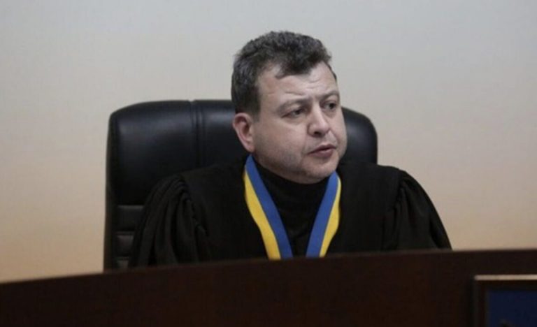 Судья, избравший меру пресечения Порошенко, ушел в отпуск — адвокат