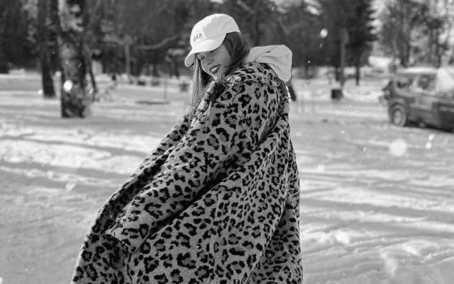 Участница шоу «Холостяк» поделилась стильным образом в леопардовой шубе (ФОТО, ВИДЕО)
