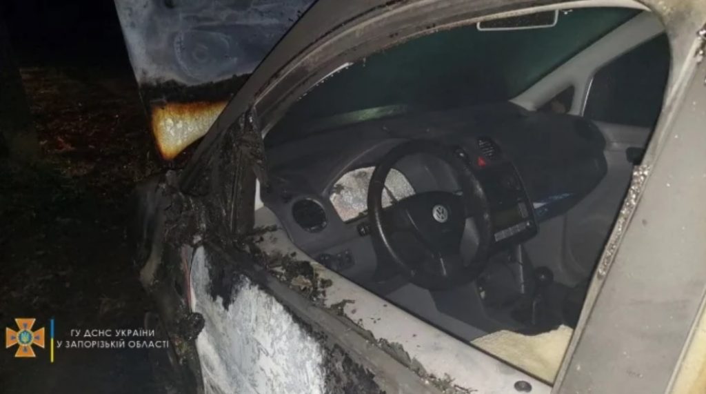 В Бердянске Volkswagen сгорел дотла (ФОТО)