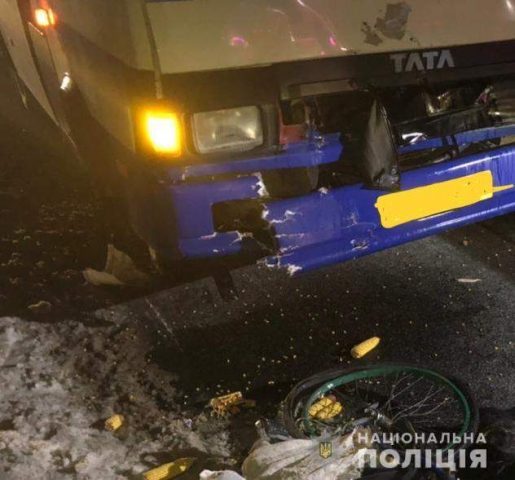 На Львовщине водитель рейсового автобуса насмерть сбил пешехода (ФОТО)