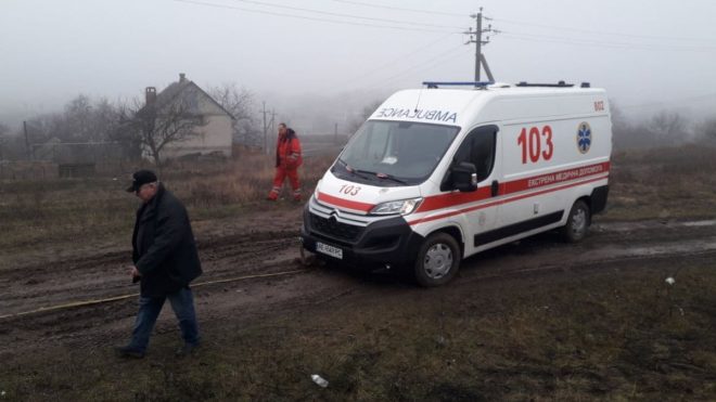 В Кривом Роге машина «скорой помощи» застряла в болоте (ФОТО)