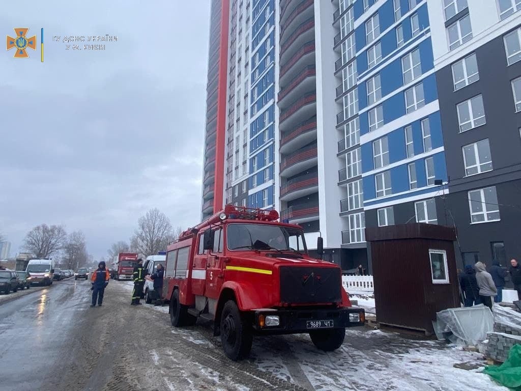 В Киеве масштабный пожар: горели 11 этажей (ФОТО)