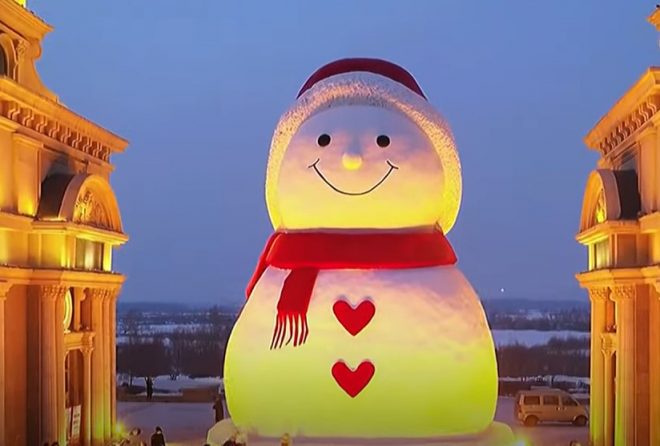 В Китае исполинский снеговик будет встречать гостей зимней Олимпиады (ФОТО, ВИДЕО)