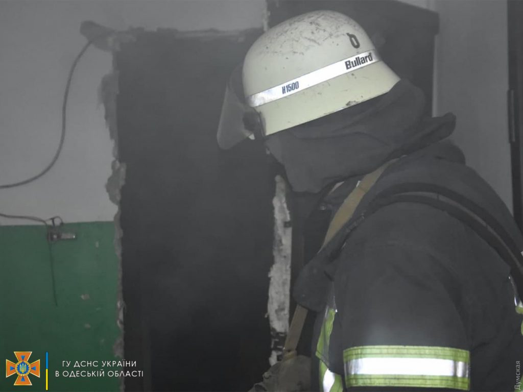 В Одессе мужчина погиб в пожаре из-за курения в постели (ФОТО)