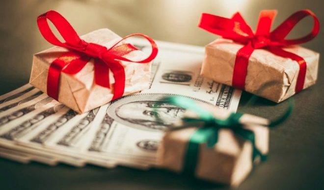 В конце года в Украине изменятся правила оплаты налога с подарков &#8211; юрист