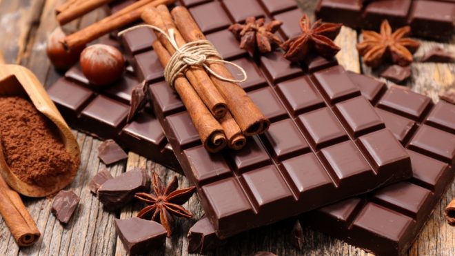 Названы четыре полезных для организма вещества, содержащиеся в шоколаде
