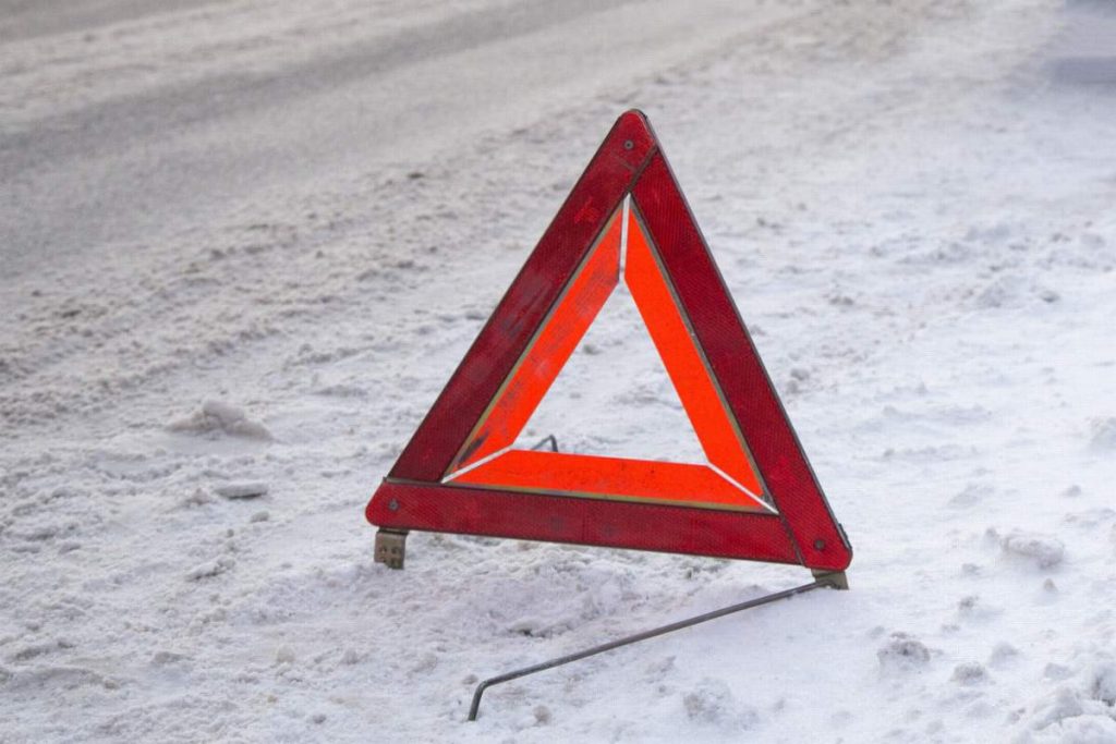 В Николаеве неизвестный водитель устроил ДТП на парковке: повреждено авто Daewoo