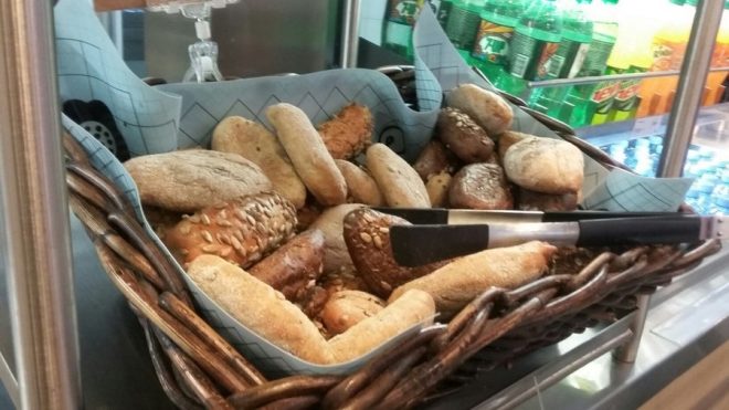 Диетолог: Белый хлеб может способствовать возникновению опасных заболеваний