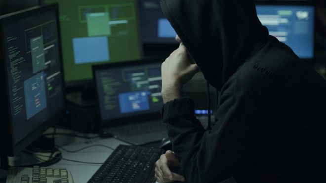 Политолог дал оценку хакерской атаке на правительственные сайты