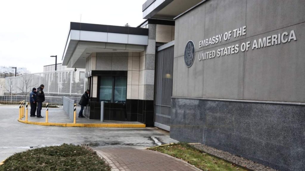 США «нагнетает», ЕС «отмораживается»: эксперт прокомментировал эвакуацию посольств из Киева