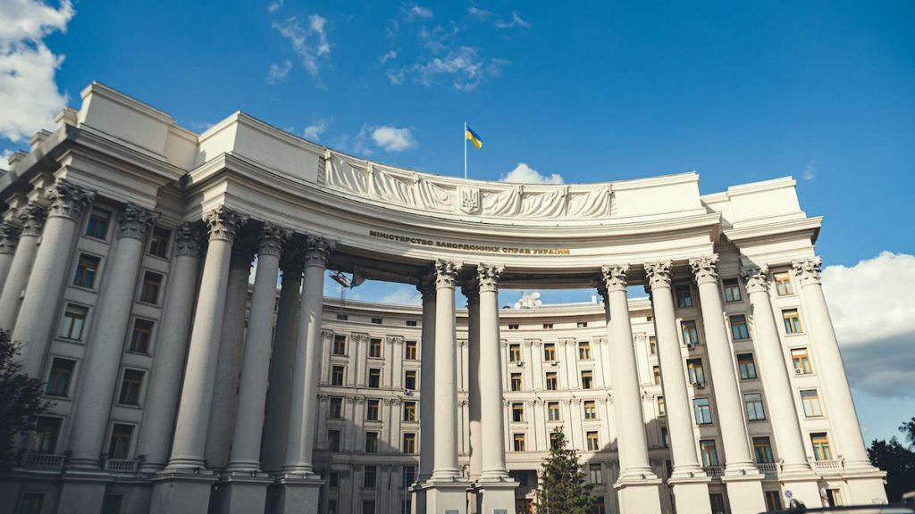 В МИД сделали заявление об эвакуации дипломатов из Украины