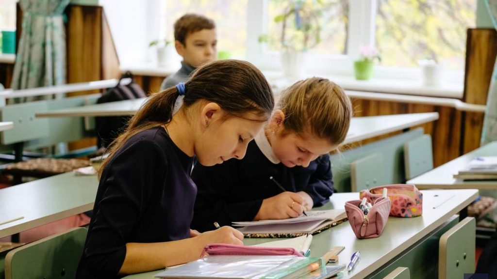 Из-за COVID некоторые школы Одессы перевели на дистанционку
