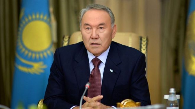 Парламент Казахстана принял поправки об отмене статуса Назарбаева в Совбезе и АНК