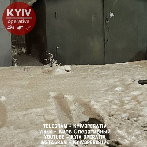 В Киеве пешеход атаковал автомобилиста: всадил нож в спину (ФОТО)