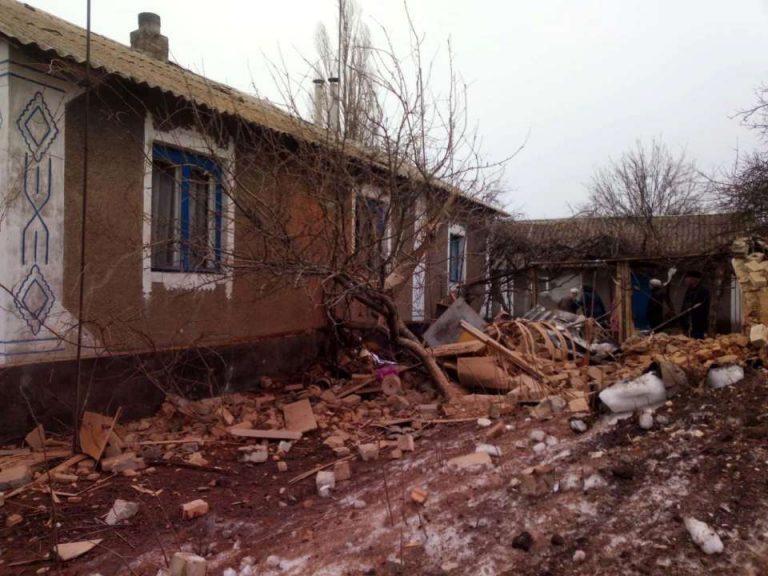 В Луганской области обстрелял лицей с учениками (ФОТО)