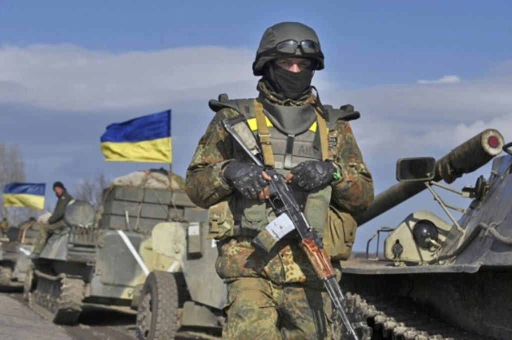 Украинские военные ведут бой на направлении Сум