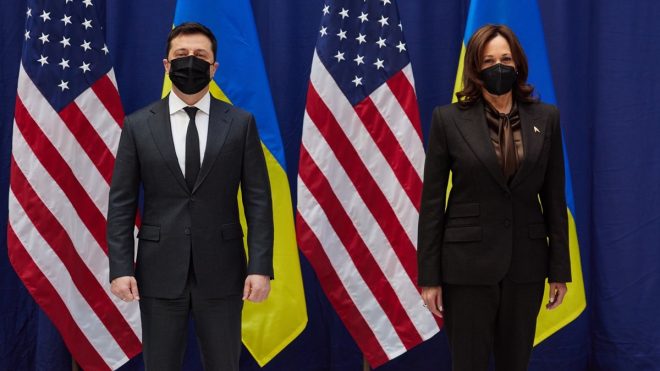 Камала Харрис подтвердила Зеленскому поддержку Украины со стороны США
