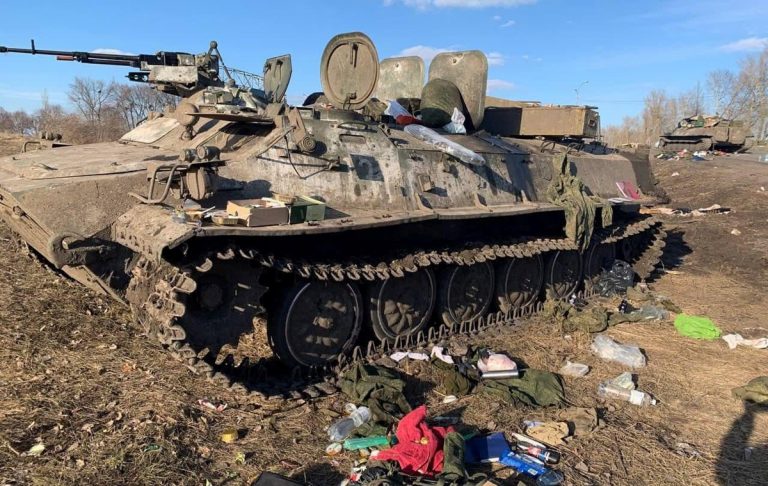 В Сумской области танкисты РФ без топлива и еды просили помощи у местных