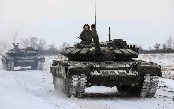 На Черниговщине жители голыми руками остановили колонну российских танков (ВИДЕО)