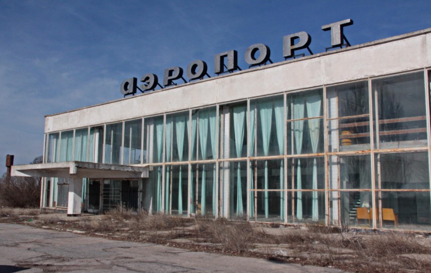 Войска РФ заняли бывший аэропорт в Бердянске