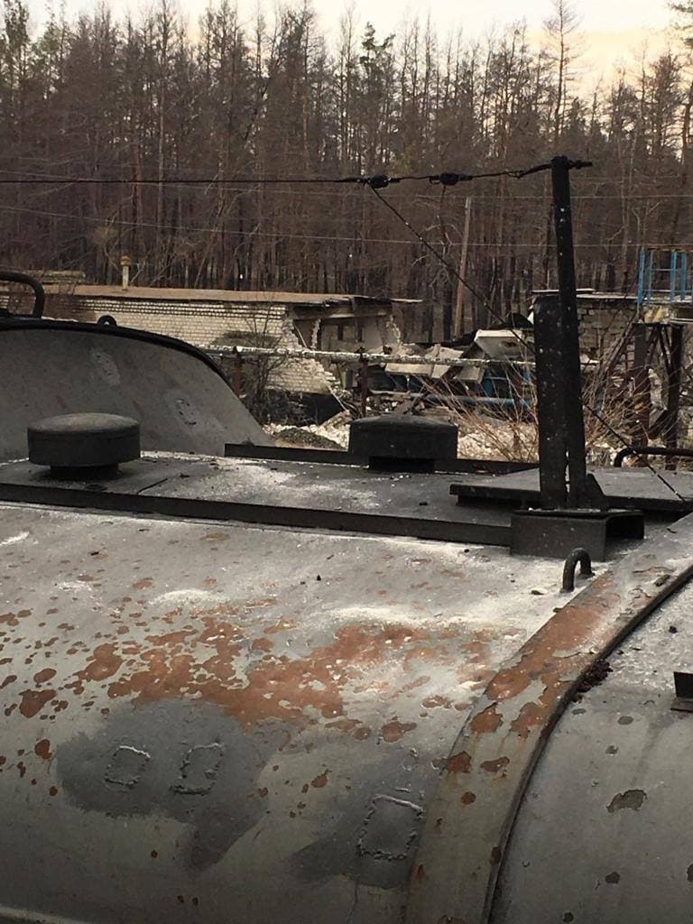 На Донбассе обстреляли железнодорожную станцию: подробности (ФОТО, ВИДЕО)