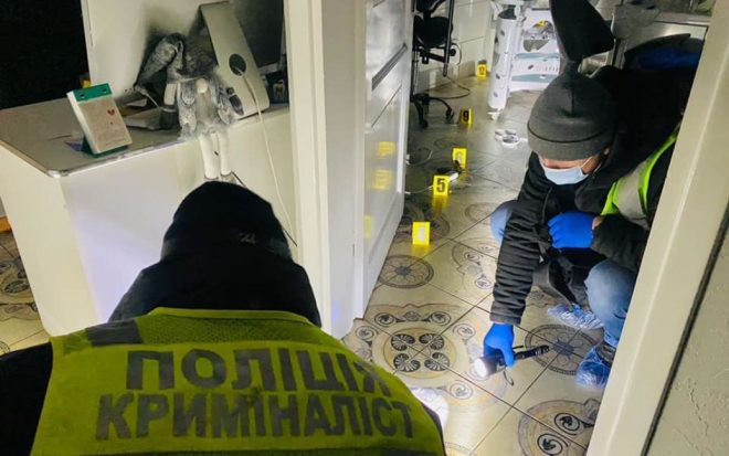 Шесть выстрелов: на Прикарпатье киллер убил пациента в кабинете стоматолога (ВИДЕО)