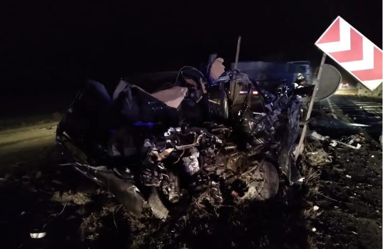 На трассе Одесса–Николаев – ДТП с грузовиком и легковушкой: погибли водитель и 2 пассажиров (ФОТО)