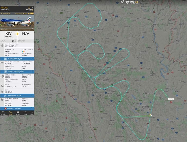 Пилот молдавского самолета в небе на границе с Украиной оставил послание (ФОТО)