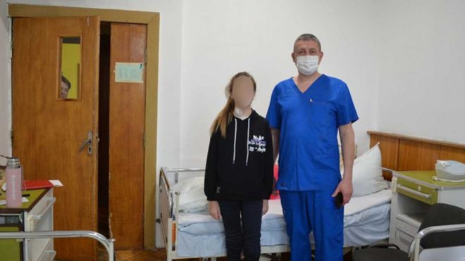 Симптомом был кашель: во Львове медики удалили у 13-летней девочки раковую опухоль (ФОТО)