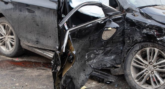 В Днепре столкнулись две «Тойоты»: 60-летнюю женщину вырезали из авто (ФОТО)