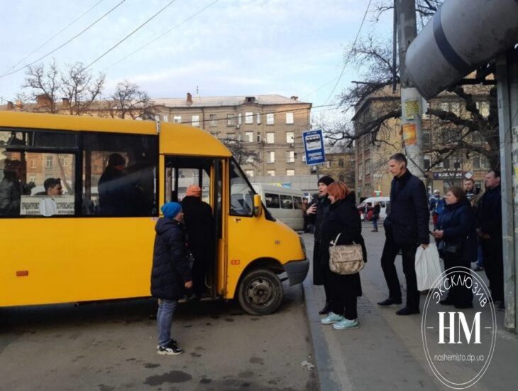 В Днепре водитель из последних сил остановил автобус и впал в кому (ФОТО)