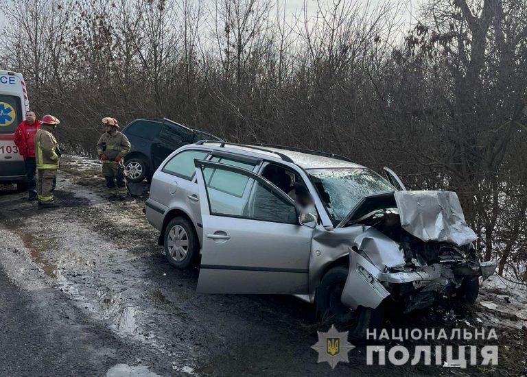 Под Одессой Opel столкнулся с товарным поездом, водитель погиб (ФОТО)