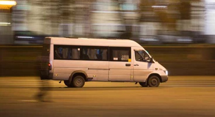 В Киеве водитель маршрутки дерзко нарушил ПДД (ВИДЕО)