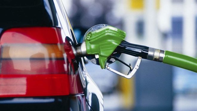 Крупные сети украинских АЗС подняли цены на топливо
