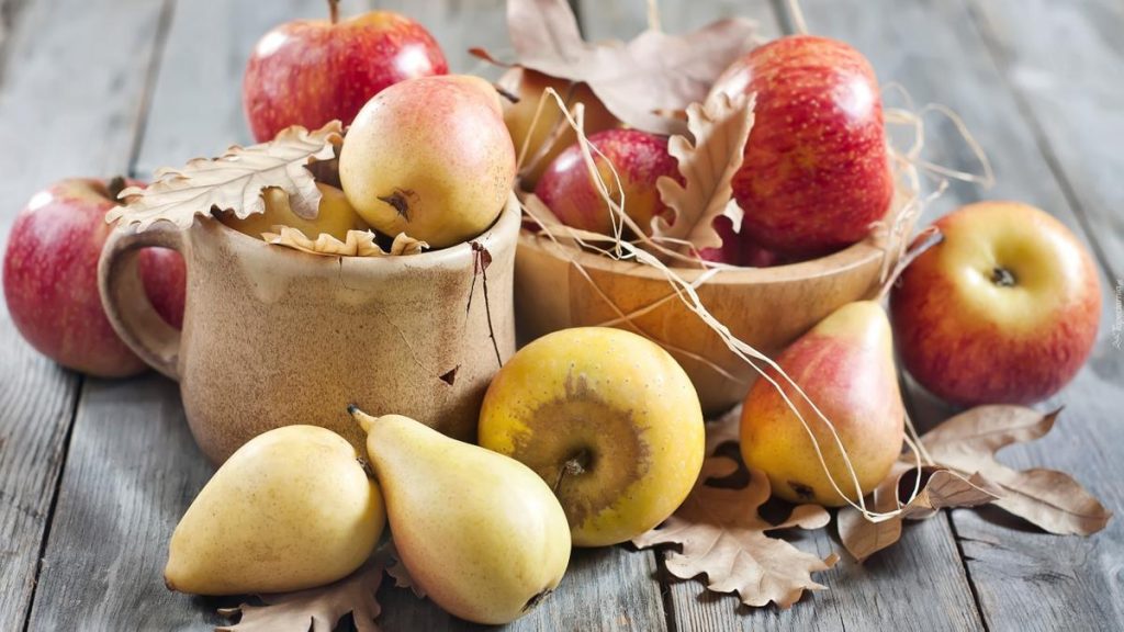 Диетолог объяснила пользу потребления груш и яблок