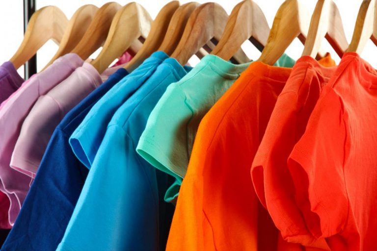 Эксперты рассказали, как цвет одежды влияет на то, как нас воспринимают другие
