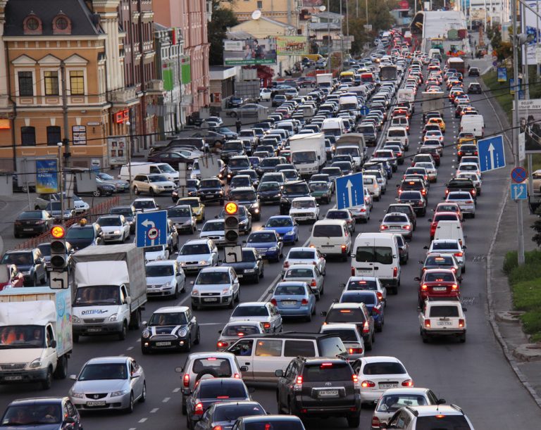 С каких авто украинцам необходимо платить налог на роскошь в 2024 году: список