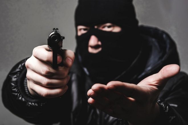 У водителя Mercedes в Измаиле грабители с оружием отобрали 300 тысяч гривен