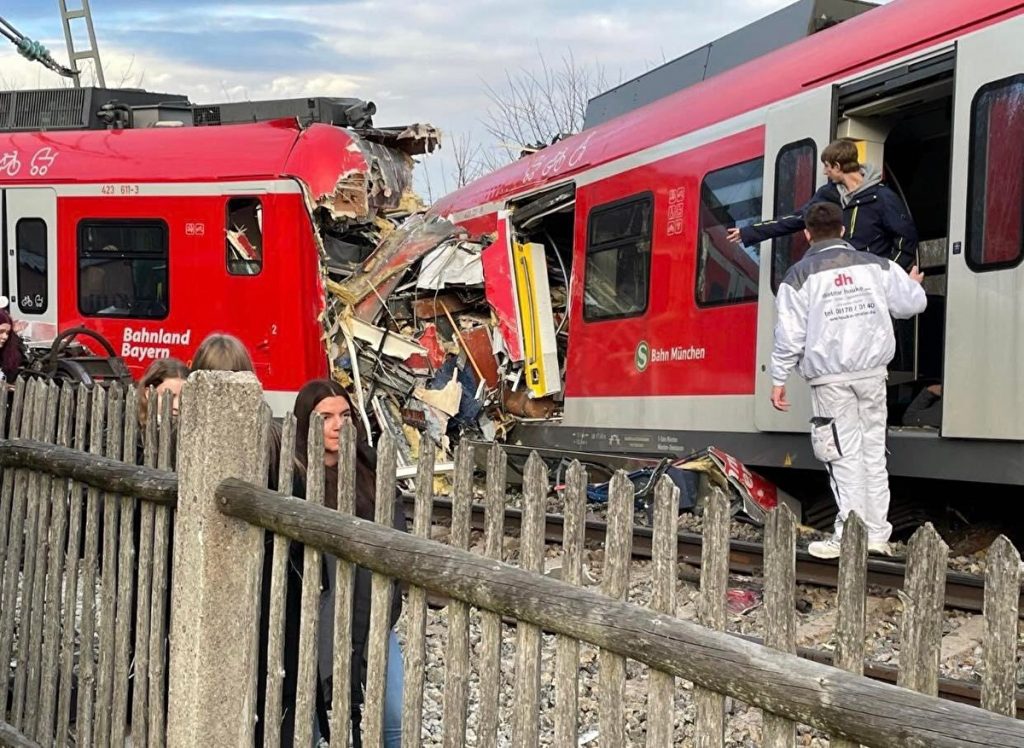 В Мюнхене столкнулись два поезда, 20 пострадавших (ВИДЕО)