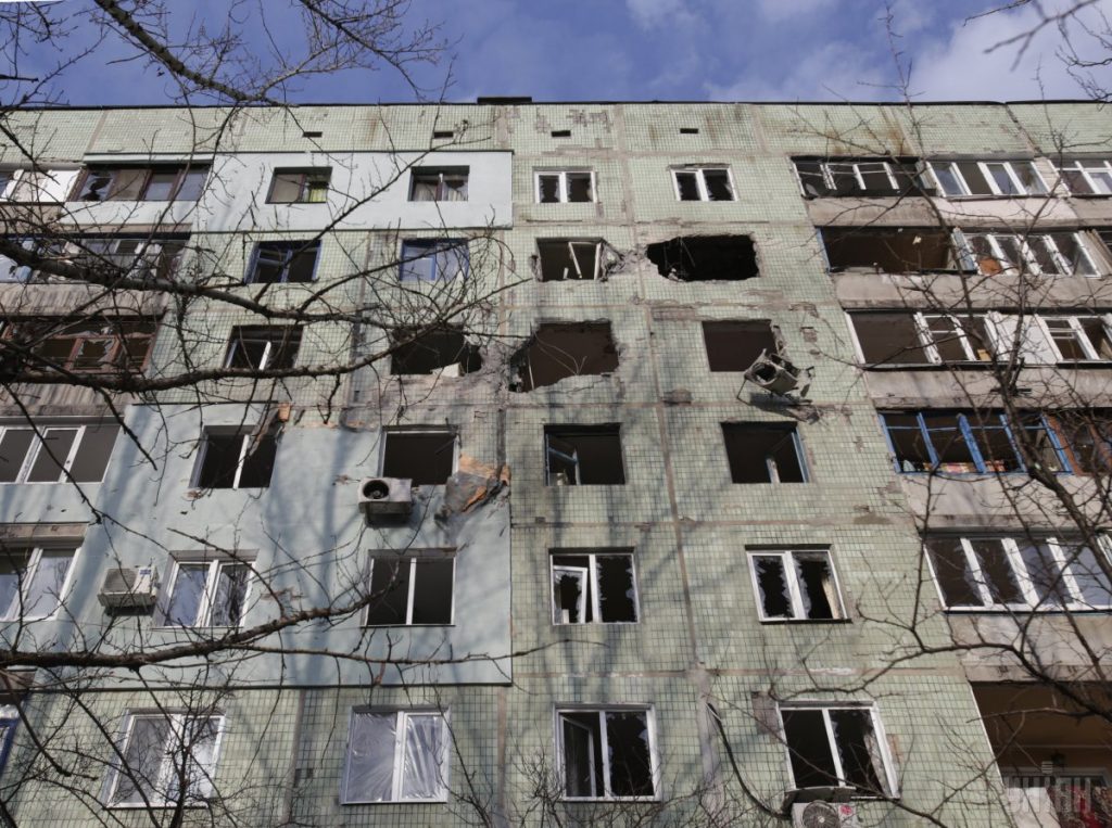 Массированные обстрелы жилых кварталов Харьковщины: спасатели 42 раза тушили пожары